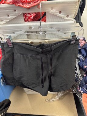 Apana shorts M // 041219